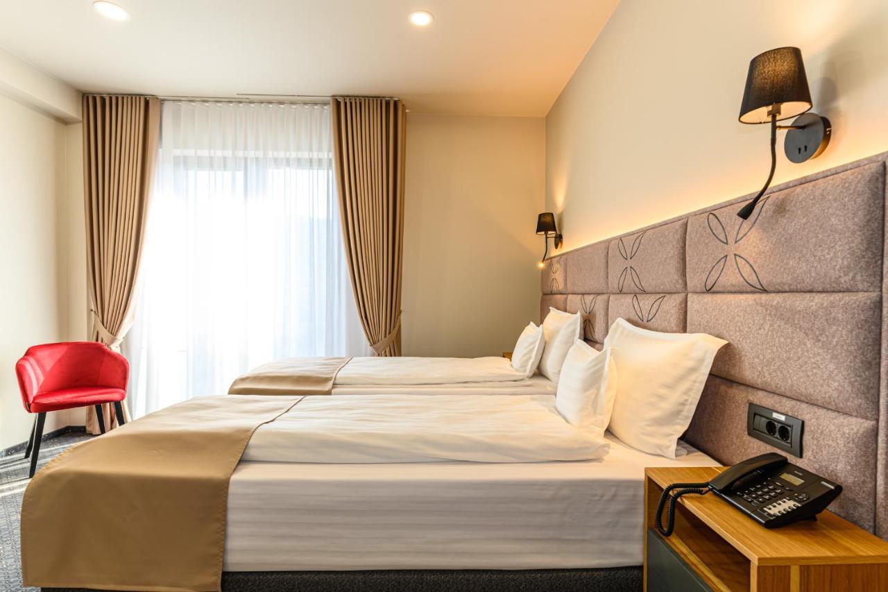 Hotel Dukat Gura Humorului Dış mekan fotoğraf