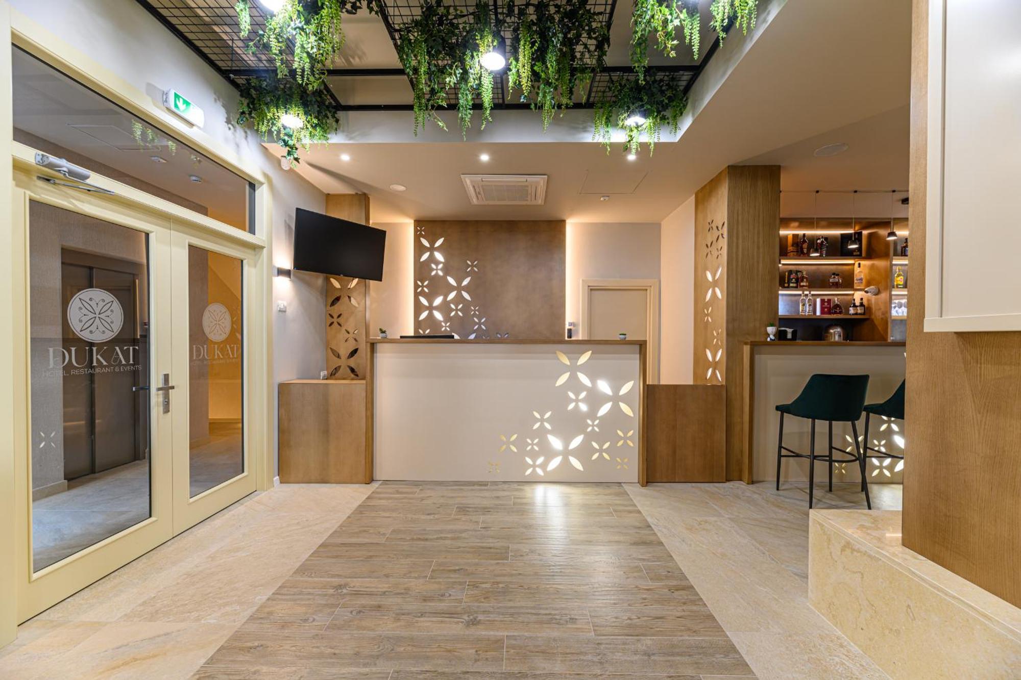 Hotel Dukat Gura Humorului Dış mekan fotoğraf
