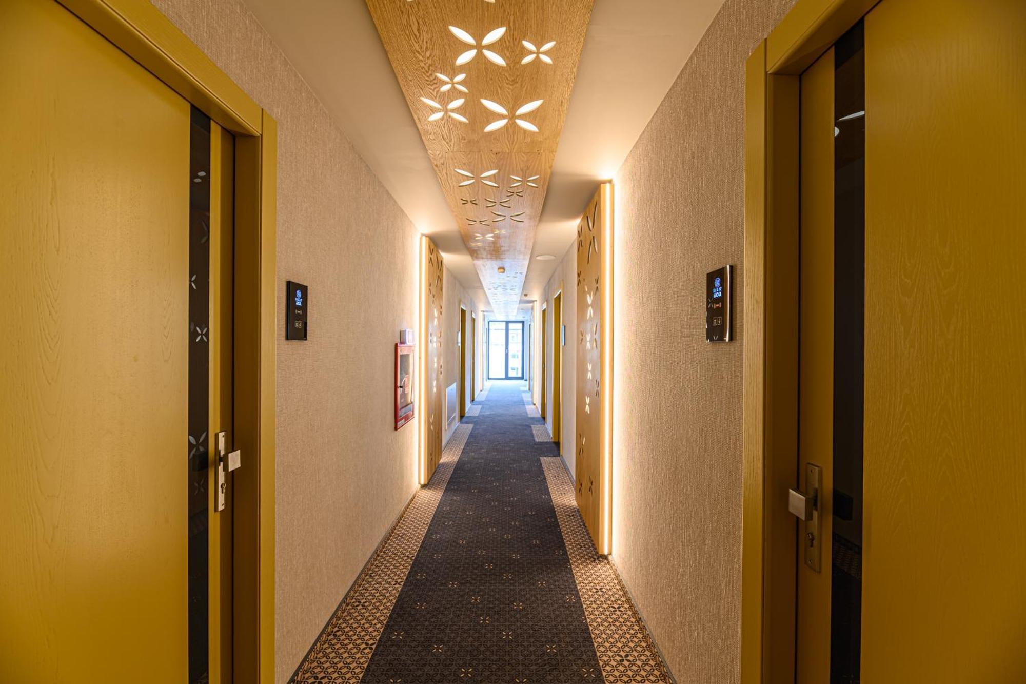 Hotel Dukat Gura Humorului Dış mekan fotoğraf
