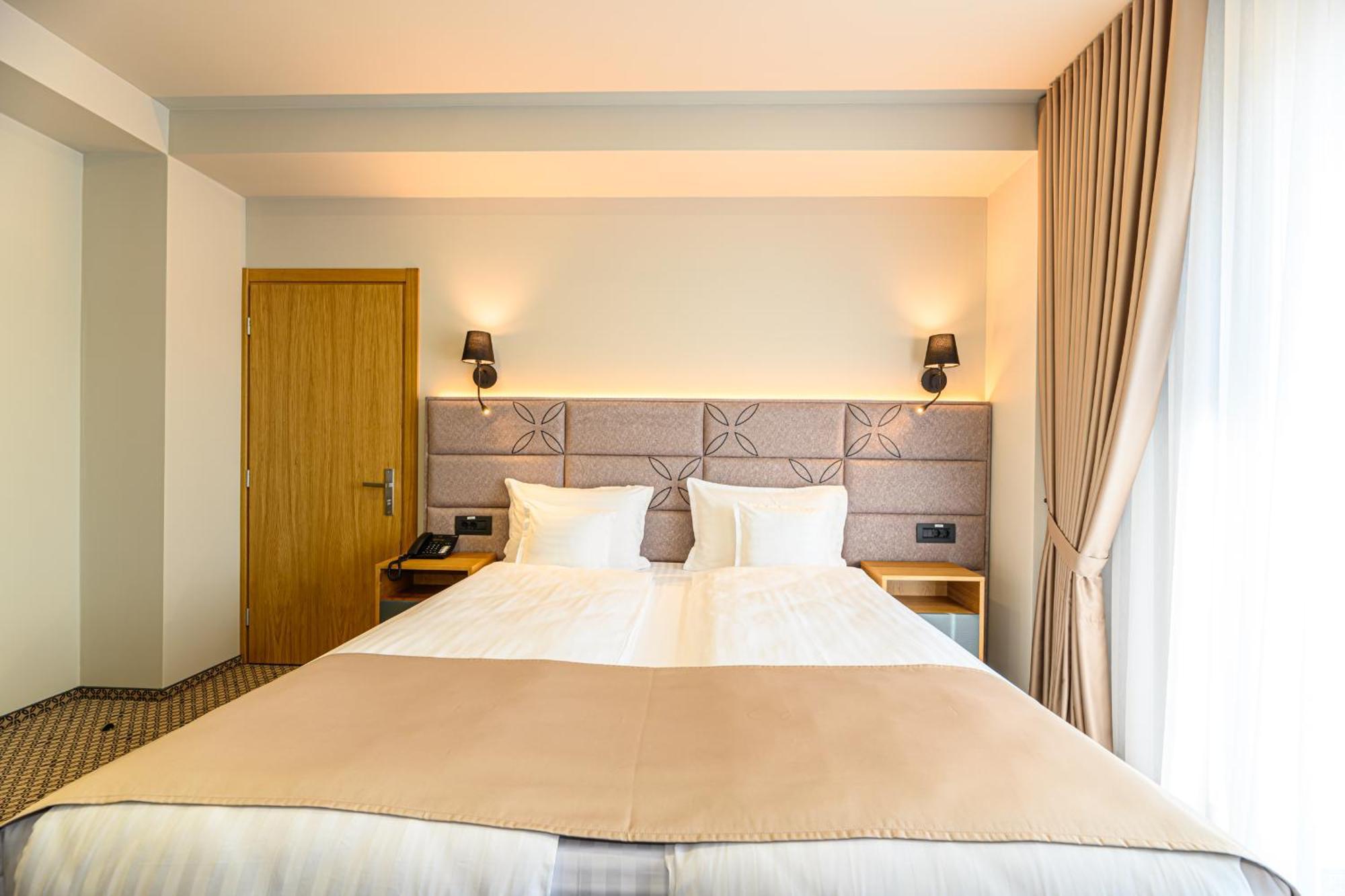 Hotel Dukat Gura Humorului Dış mekan fotoğraf
