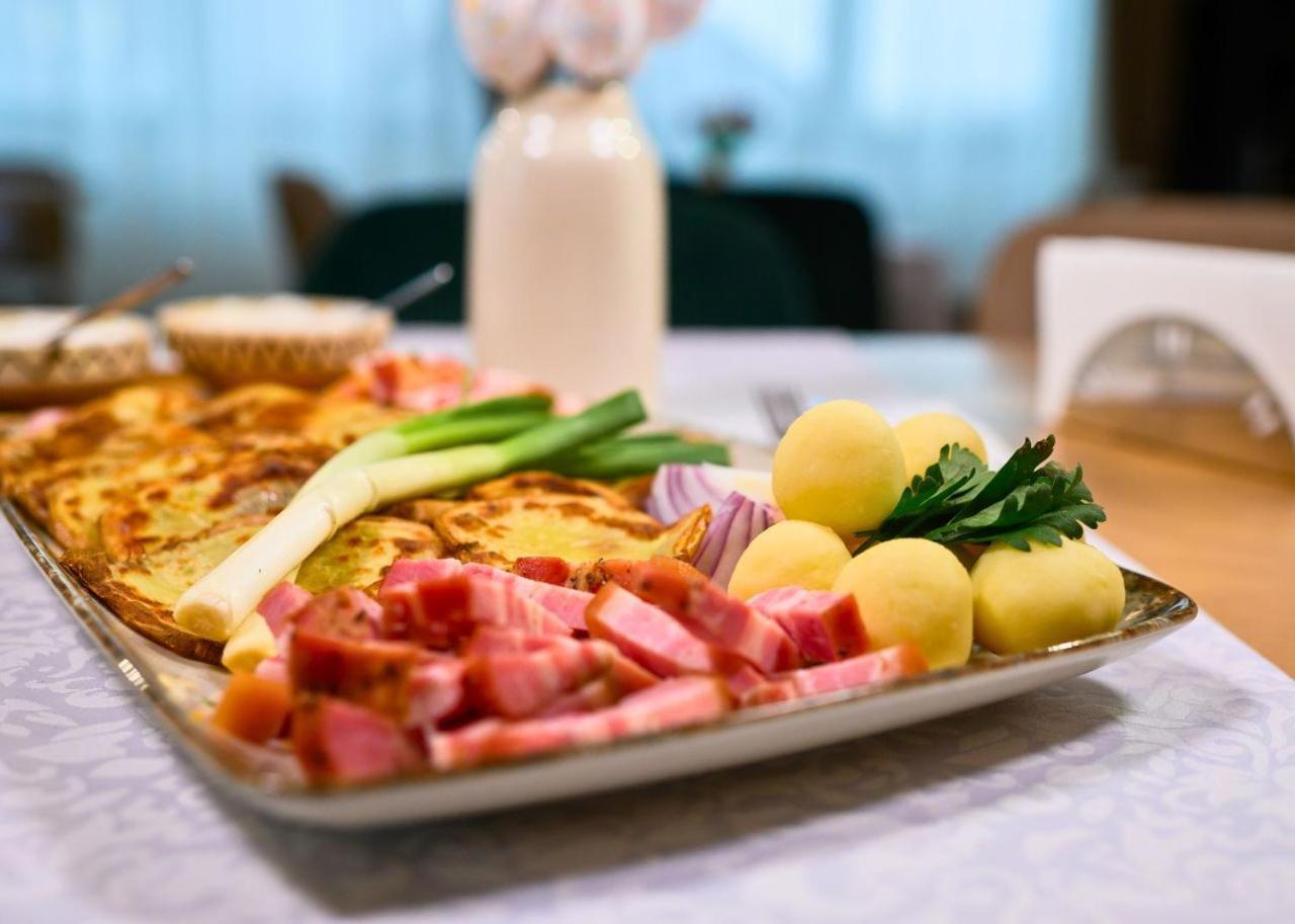 Hotel Dukat Gura Humorului Dış mekan fotoğraf